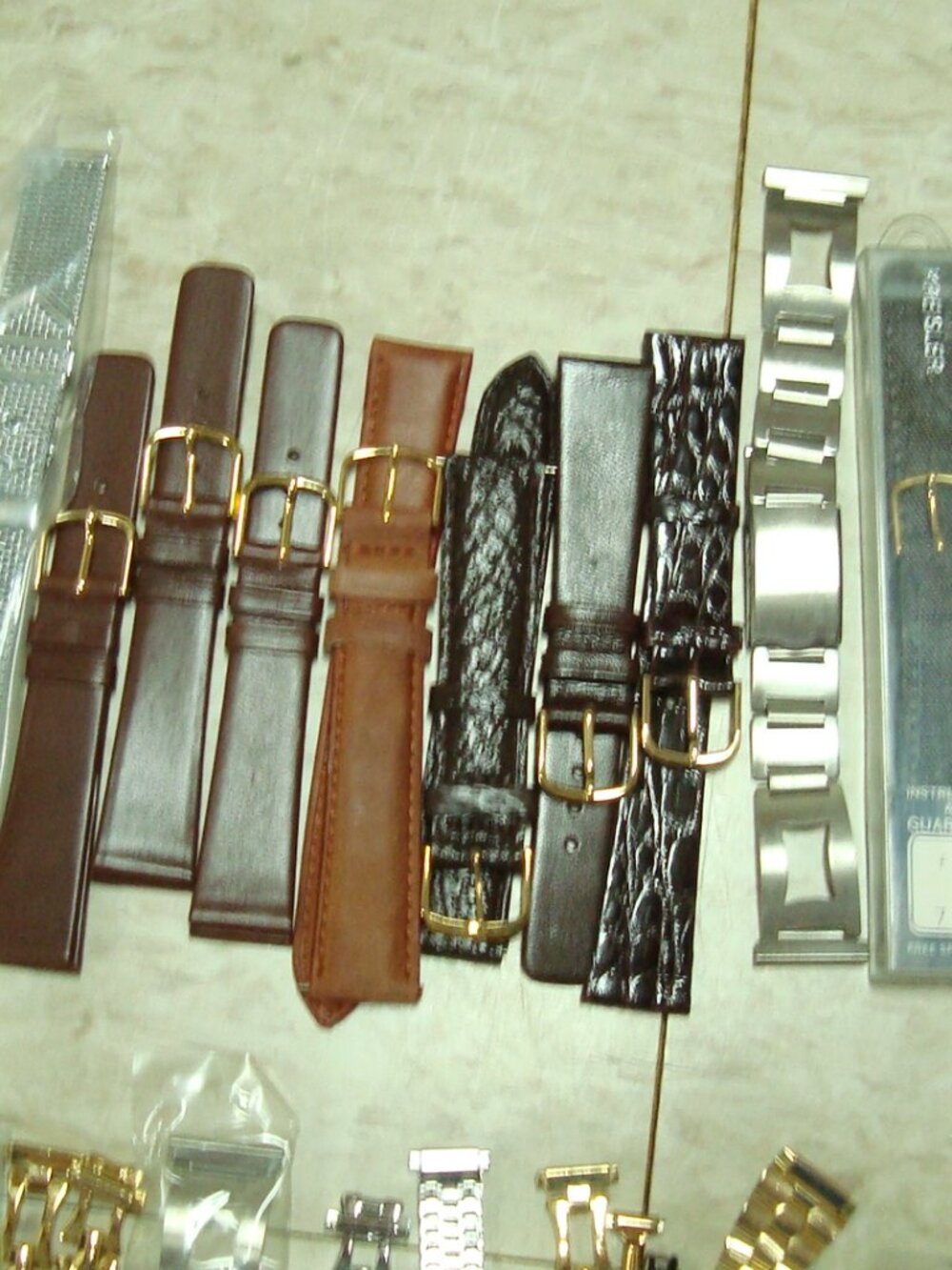 MIX LOT 90 VINTAGE WRIST WATCH BANDS MEN AND LADY